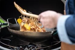 Big Green Egg WOK IN ACCIAIO AL CARBONIO + MESTOLO -Grill Sconto BGE120779 04