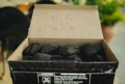 MAXXX - BRICCHETTE DI CARBONE - 20 LB (KG 9,1) -Grill Sconto JDMAX20 03